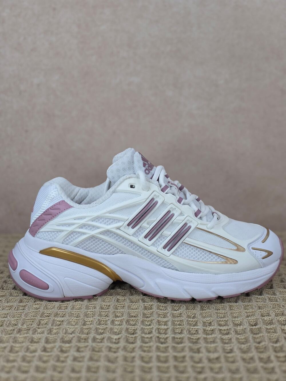 Adidas Adistar XLG 2.0 W KZ9162 Women’s 9 White Gold Pink – Brand New